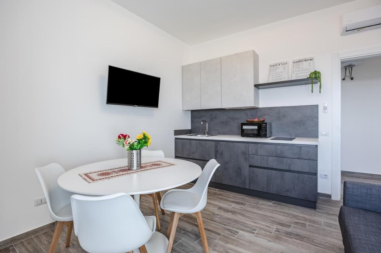 לצ'ה Licia & Tonino Apartments Near The Station מראה חיצוני תמונה